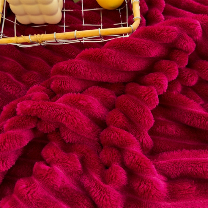 91家纺网 家纺一手货源 找家纺 灰鲸 2025新款A类加厚罗马纹豆豆剪花兔绒毛毯 兔绒-罗马纹中国红