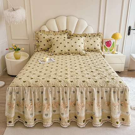 91家纺网 家纺一手货源 找家纺 （总）宜凡家纺 2024新款全棉印花公主风夹棉床裙三件套