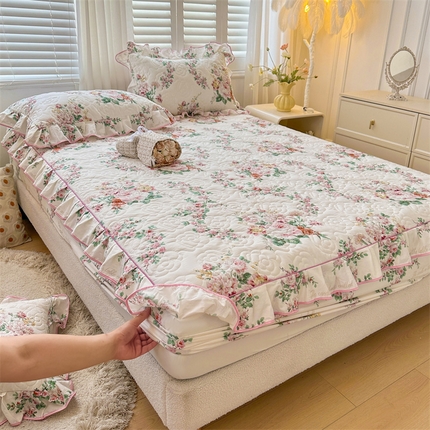 91家纺网 家纺一手货源 找家纺 宜凡家纺 2024新款全棉印花公主风夹棉床笠三件套 浅花悠悠