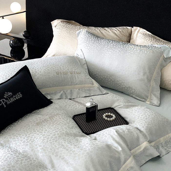 91家纺网 家纺一手货源 找家纺 （总）MIU缪家居 2024新款100支全棉高精密金银线色织提花四件套-慵懒之豹