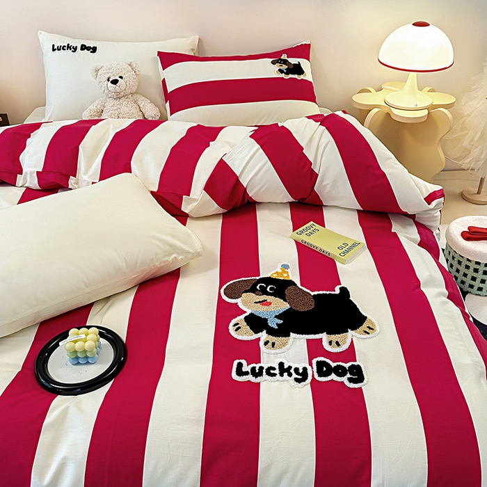 91家纺网 家纺一手货源 找家纺 大境 2024新款毛巾绣全棉纯棉学生三件套四件套 幸运狗-红条