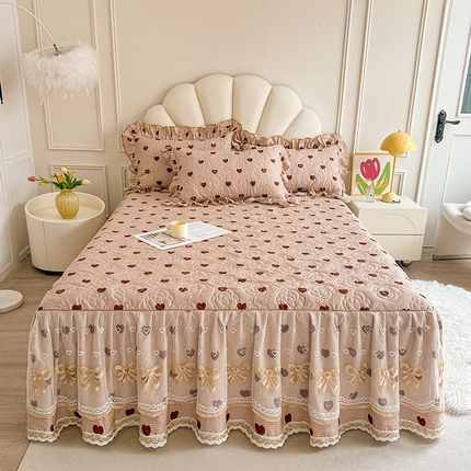 91家纺网 家纺一手货源 找家纺 （总）宜凡家纺 2024新款全棉印花公主风夹棉床裙三件套