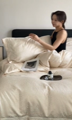 91家纺网 家纺一手货源 找家纺 MIU缪家居 2024新款100支全棉高精密金银线色织提花四件套-慵懒之豹 慵懒之豹-米金色