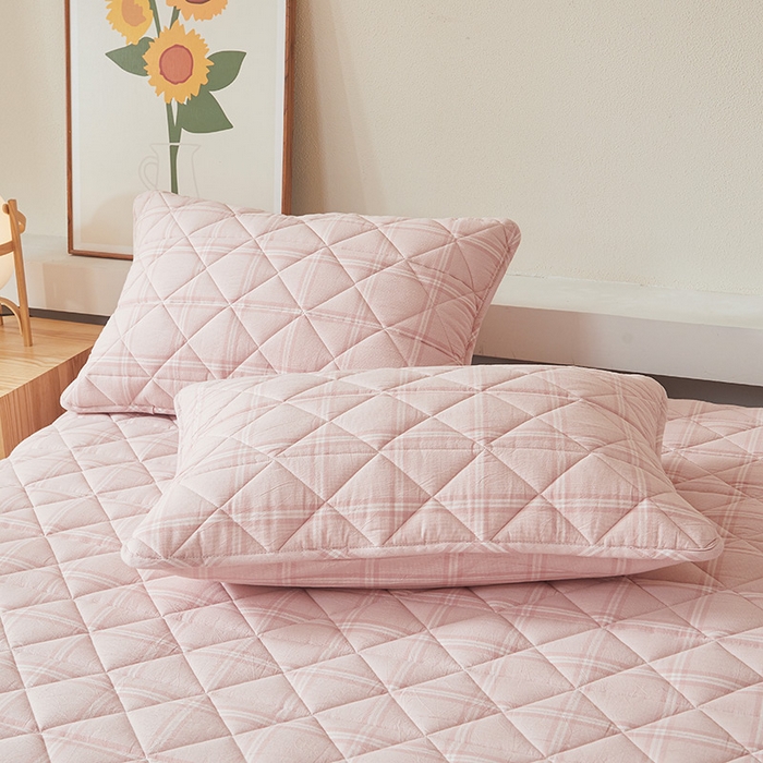 91家纺网 家纺一手货源 找家纺 3C 2024新款全棉水洗棉色织大豆夹棉抗菌床笠 半夏浅粉