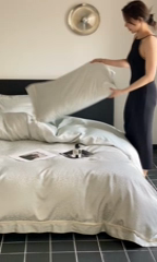 91家纺网 家纺一手货源 找家纺 MIU缪家居 2024新款100支全棉高精密金银线色织提花四件套-慵懒之豹 慵懒之豹-冰蓝色