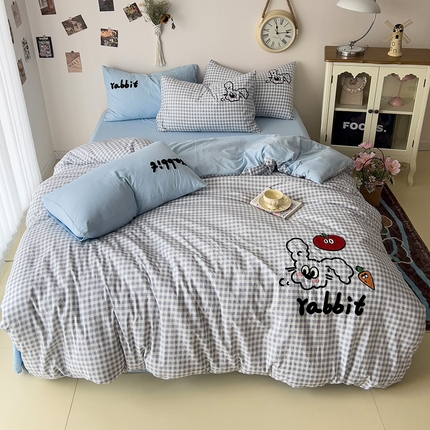 91家纺网 家纺一手货源 找家纺 尤米 2024新款可爱萝卜兔水洗棉毛巾绣四件套 萝卜兔-浅蓝