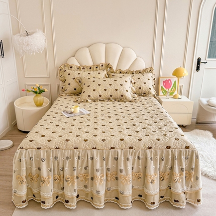 91家纺网 家纺一手货源 找家纺 （总）宜凡家纺 2024新款全棉印花公主风夹棉床裙三件套