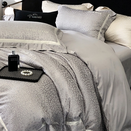 91家纺网 家纺一手货源 找家纺 （总）MIU缪家居 2024新款100支全棉高精密金银线色织提花四件套-慵懒之豹