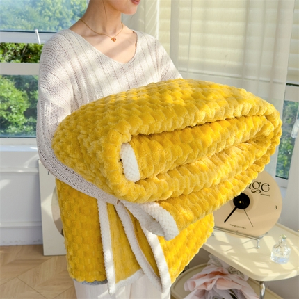 91家纺网 家纺一手货源 找家纺 灰鲸 2025新款A类加厚罗马纹豆豆剪花兔绒毛毯 兔绒-豆豆玛格丽黄