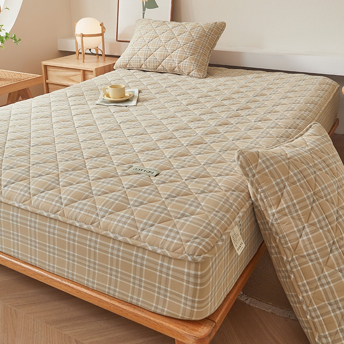 91家纺网 家纺一手货源 找家纺 3C 2024新款全棉水洗棉色织大豆夹棉抗菌床笠 花漾浅卡