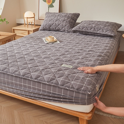 91家纺网 家纺一手货源 找家纺 3C 2024新款全棉水洗棉色织大豆夹棉抗菌床笠 千茉灰