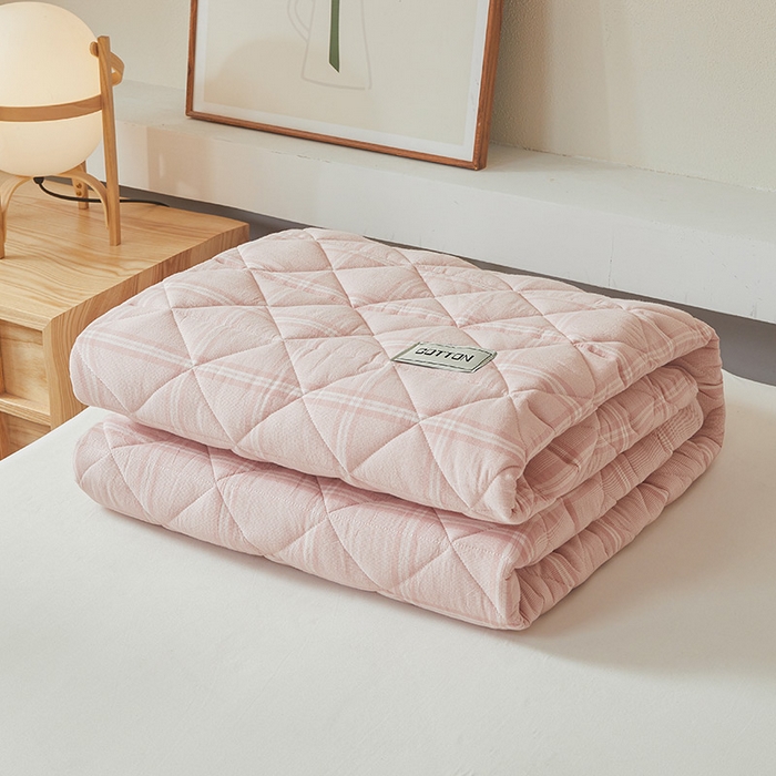 91家纺网 家纺一手货源 找家纺 3C 2024新款全棉水洗棉色织大豆夹棉抗菌床笠 半夏浅粉