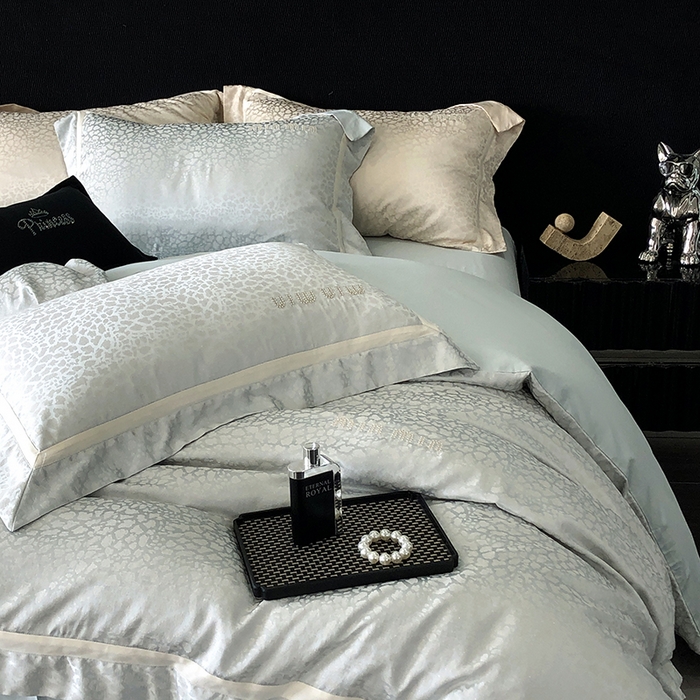 91家纺网 家纺一手货源 找家纺 （总）MIU缪家居 2024新款100支全棉高精密金银线色织提花四件套-慵懒之豹