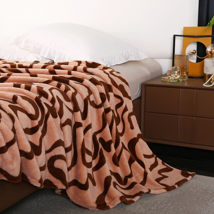 91家纺网 家纺一手货源 找家纺 巴木赫 2024新款法兰绒舒棉绒熊猫绒毛毯 驼咖