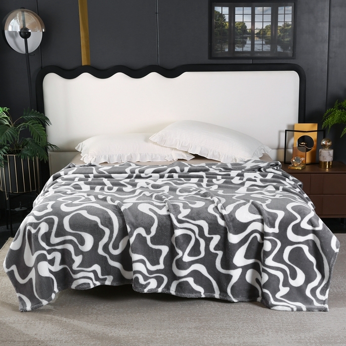 91家纺网 家纺一手货源 找家纺 巴木赫 2024新款法兰绒舒棉绒熊猫绒毛毯 鱼尾灰