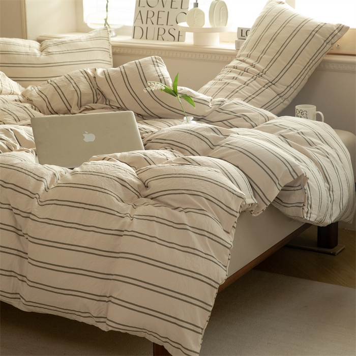 91家纺网 家纺一手货源 找家纺 多品家纺 2024新款宜家风无印风水洗棉印花四件套   幻影