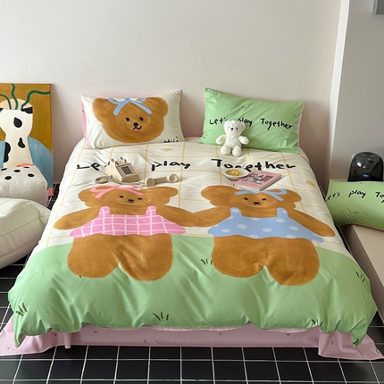 91家纺网 家纺一手货源 找家纺 桃喜 2024新款全棉大版卡通混搭四件套 牵手小熊