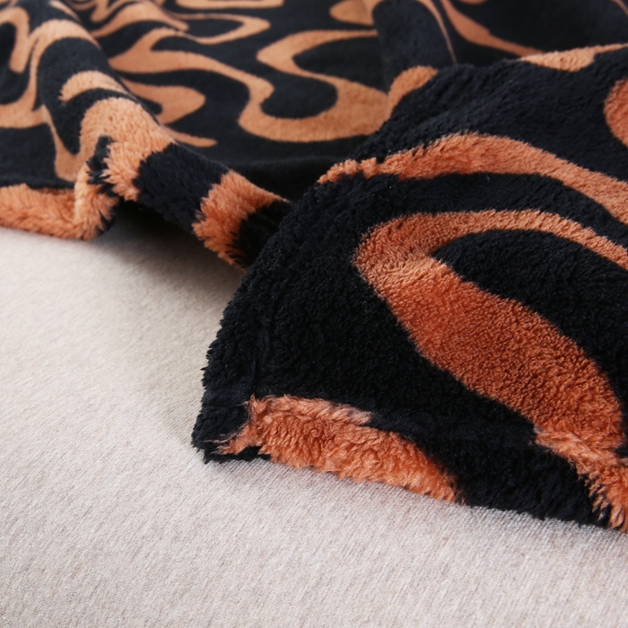91家纺网 家纺一手货源 找家纺 巴木赫 2024新款法兰绒舒棉绒熊猫绒毛毯 黑茶色