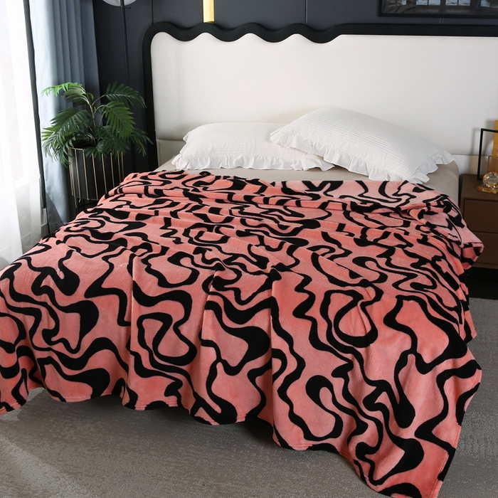 91家纺网 家纺一手货源 找家纺 巴木赫 2024新款法兰绒舒棉绒熊猫绒毛毯 妃红