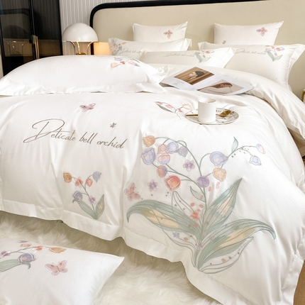 91家纺网 家纺一手货源 找家纺 80支新疆长绒棉少女心四件套全棉纯棉简约轻奢风小清新花卉高精密刺绣裸睡亲肤天丝棉床单被套 俏铃兰-典雅白