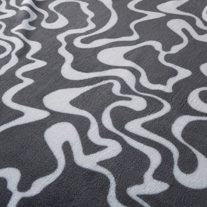 91家纺网 家纺一手货源 找家纺 巴木赫 2024新款法兰绒舒棉绒熊猫绒毛毯 鱼尾灰