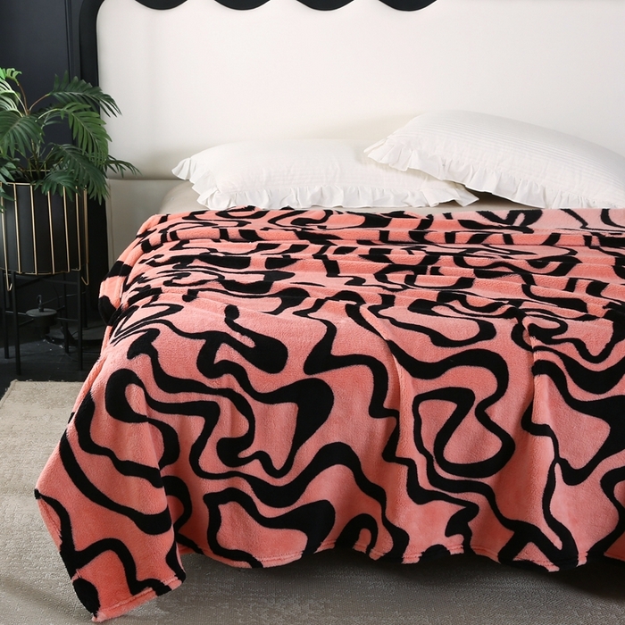 91家纺网 家纺一手货源 找家纺 巴木赫 2024新款法兰绒舒棉绒熊猫绒毛毯 妃红