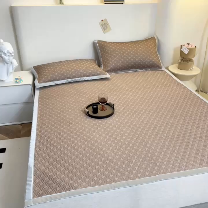 91家纺网 家纺一手货源 找家纺 畅畅家纺 2024新款冰豆豆凉豆豆3D复合PE凉席凉感丝夏季凉席床单款 经典咖