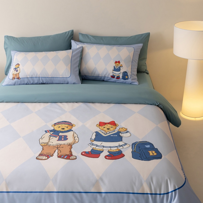 91家纺网 家纺一手货源 找家纺 雅居纺家纺 2024新款全棉印花13372大版四件套 英伦小熊