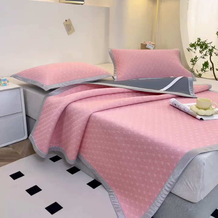 91家纺网 家纺一手货源 找家纺 （总）畅畅家纺 2024新款冰豆豆凉豆豆3D复合PE凉席凉感丝夏季凉席床单款