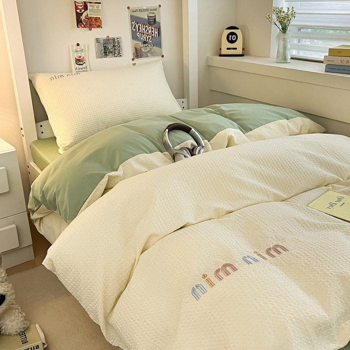 91家纺网 家纺一手货源 找家纺 雅居纺家纺 2024新款开学季全棉A类华夫格绣花四件套-Min Min-米黄+水绿