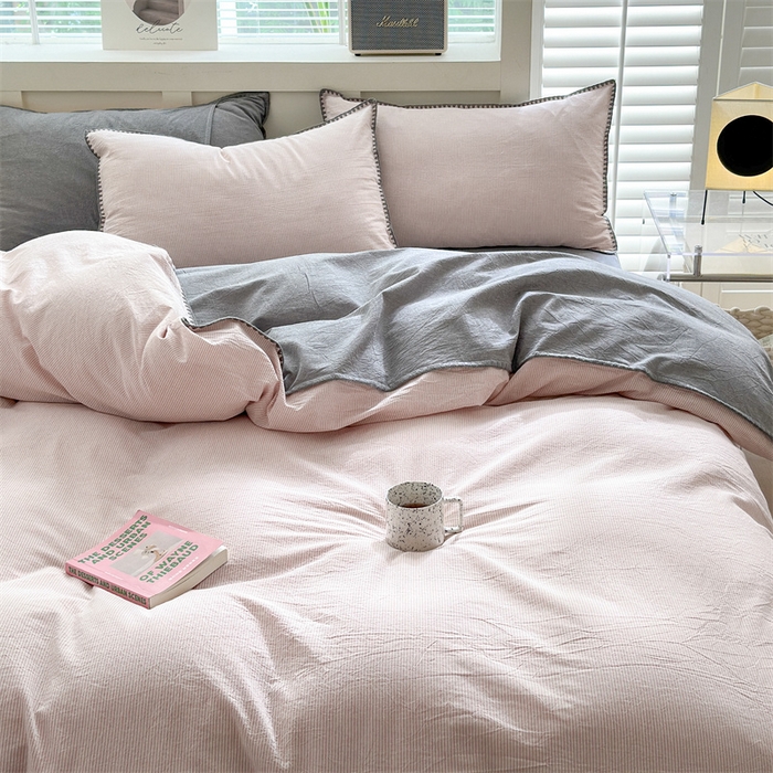 91家纺网 家纺一手货源 找家纺 宜家坊 2024新款A类全棉色织水洗棉贝壳边绣三角针工艺四件套可定制 时光-粉灰