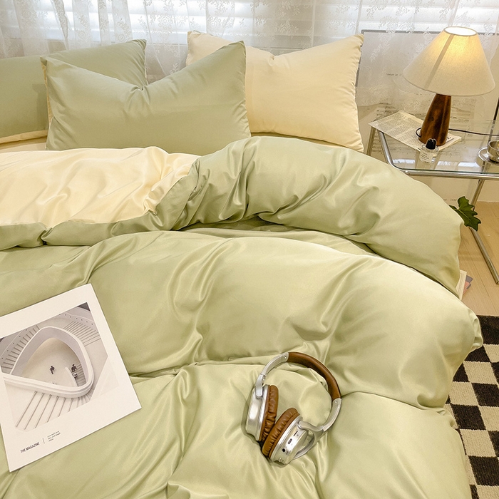 91家纺网 家纺一手货源 找家纺 维娜斯家纺 2024新款水洗冰丝轻奢款纯色拼色系列四件套 茶绿+奶昔白