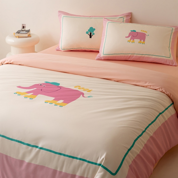 91家纺网 家纺一手货源 找家纺 雅居纺家纺 2024新款全棉印花13372大版四件套 粉色小象