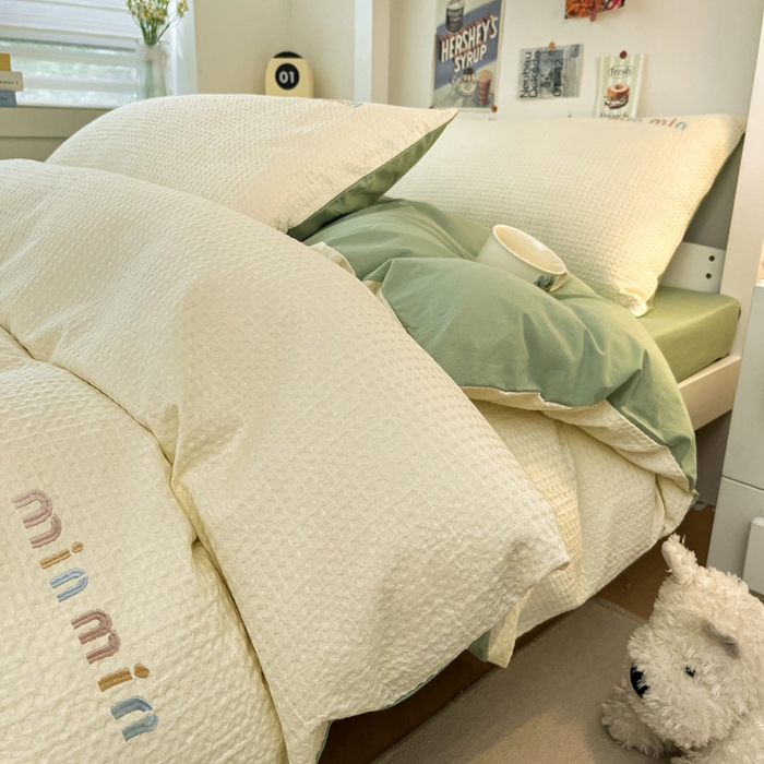 91家纺网 家纺一手货源 找家纺 雅居纺家纺 2024新款开学季全棉A类华夫格绣花四件套-Min Min-米黄+水绿