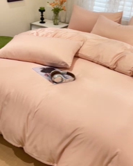 91家纺网 家纺一手货源 找家纺 维娜斯家纺 2024新款水洗冰丝轻奢款纯色拼色系列四件套 纯粉色