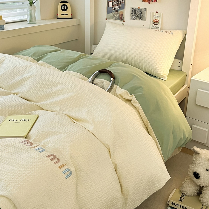 91家纺网 家纺一手货源 找家纺 雅居纺家纺 2024新款开学季全棉A类华夫格绣花四件套-Min Min-米黄+水绿