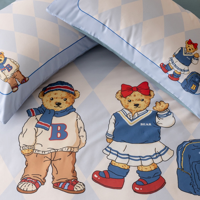 91家纺网 家纺一手货源 找家纺 雅居纺家纺 2024新款全棉印花13372大版四件套 英伦小熊