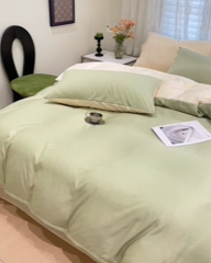 91家纺网 家纺一手货源 找家纺 维娜斯家纺 2024新款水洗冰丝轻奢款纯色拼色系列四件套 茶绿+奶昔白