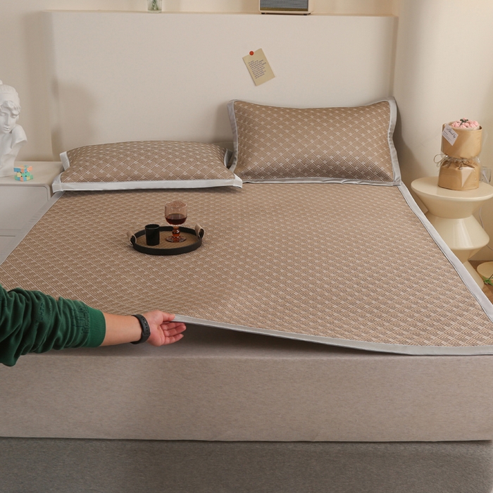 91家纺网 家纺一手货源 找家纺 畅畅家纺 2024新款冰豆豆凉豆豆3D复合PE凉席凉感丝夏季凉席床单款 经典咖