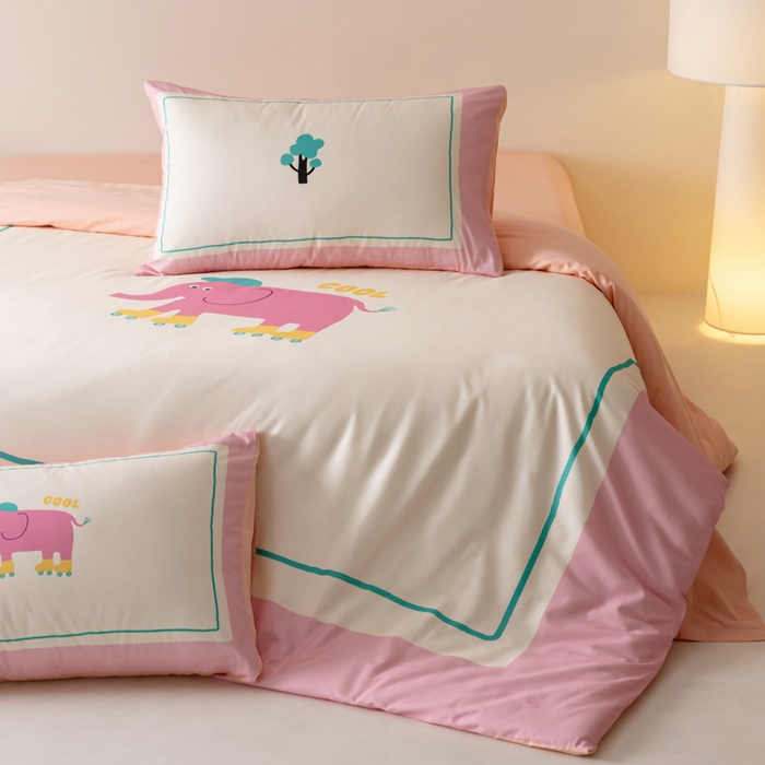 91家纺网 家纺一手货源 找家纺 雅居纺家纺 2024新款全棉印花13372大版四件套 粉色小象