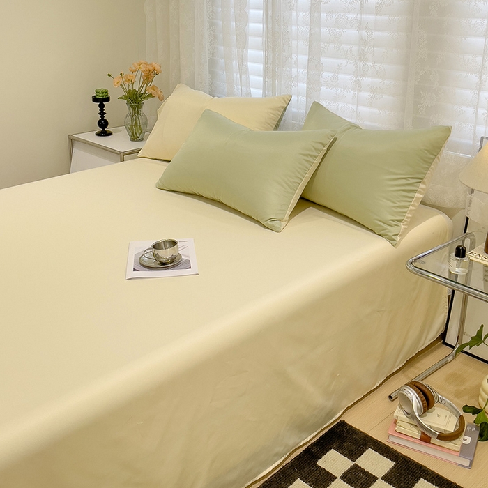 91家纺网 家纺一手货源 找家纺 维娜斯家纺 2024新款水洗冰丝轻奢款纯色拼色系列四件套 茶绿+奶昔白