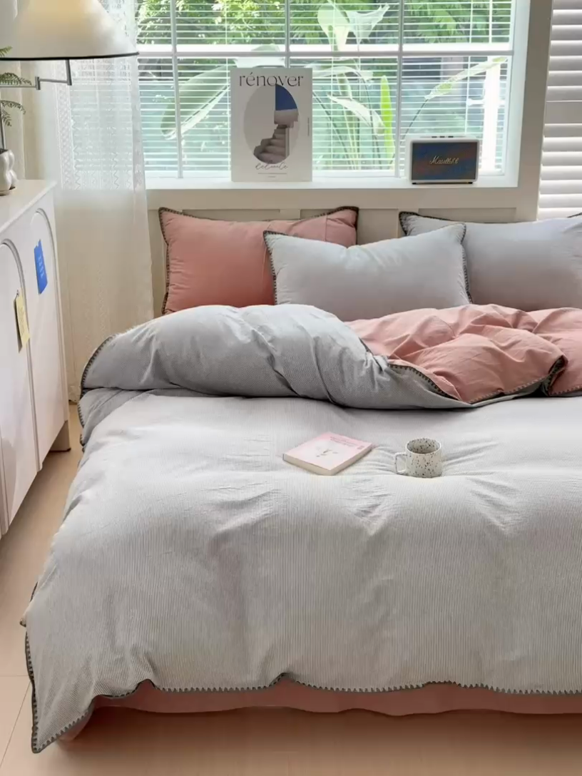 91家纺网 家纺一手货源 找家纺 宜家坊 2024新款A类全棉色织水洗棉贝壳边绣三角针工艺四件套可定制 时光-灰豆沙