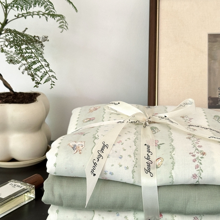 91家纺网 家纺一手货源 找家纺 吉象家纺 2024新款双层纱四件套叠拍 草莓小兔