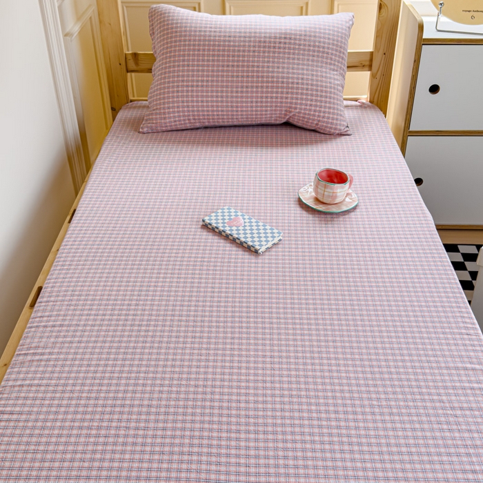 91家纺网 家纺一手货源 找家纺 金丝鸟家纺 2024新款全棉色织水洗棉水晶绒床垫套 红色蓝条田格