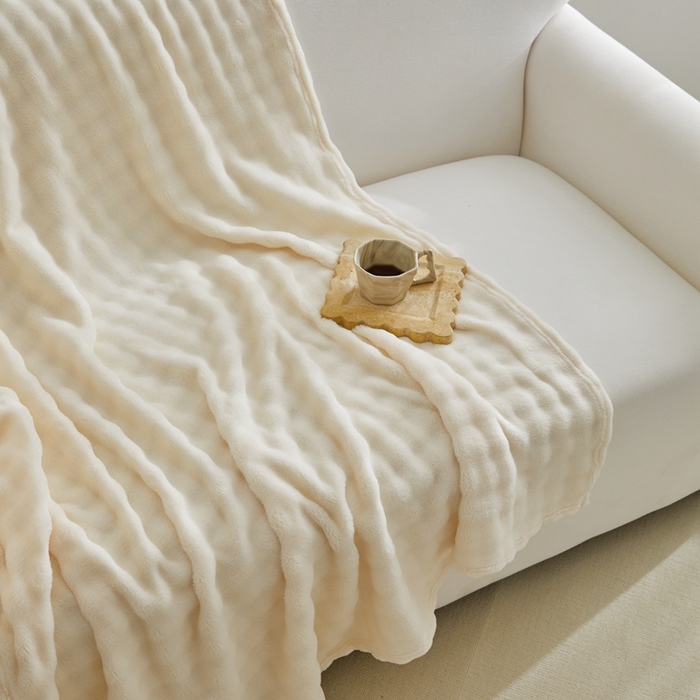 91家纺网 家纺一手货源 找家纺 巴木赫 2024新款法兰绒泡泡卷边毯子毛毯 米白