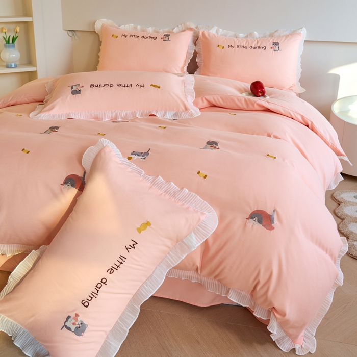 91家纺网 家纺一手货源 找家纺 梧桐家居 2024新款全棉磨毛刺绣四件套-糖果小猫 糖果小猫-浅粉