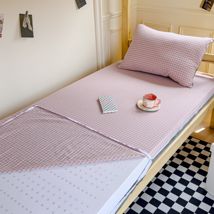 91家纺网 家纺一手货源 找家纺 金丝鸟家纺 2024新款全棉色织水洗棉水晶绒床垫套 红色蓝条田格