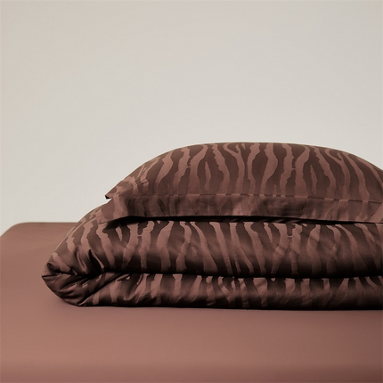 91家纺网 家纺一手货源 找家纺 8小时家纺 2024新款50s贡缎长绒棉提花系列单被套 蜜褐