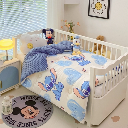 91家纺网 家纺一手货源 找家纺 （总）兄弟坊 2025新款正版授权卡通针织棉豆豆绒秋冬儿童被（婴儿床）