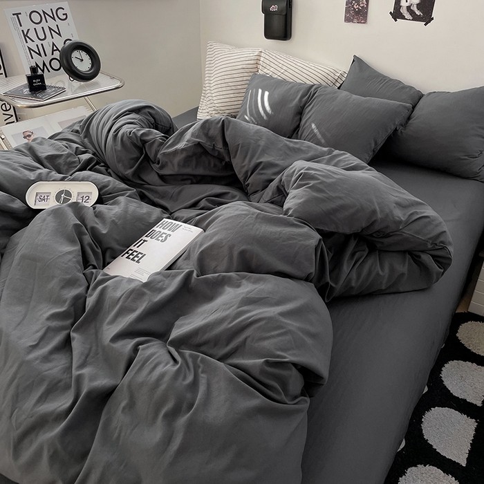 91家纺网 家纺一手货源 找家纺 卡迪熊家纺 2024新款ins风超柔褶皱亲肤磨毛水洗m四件套纯色系列-风格2 布鲁灰